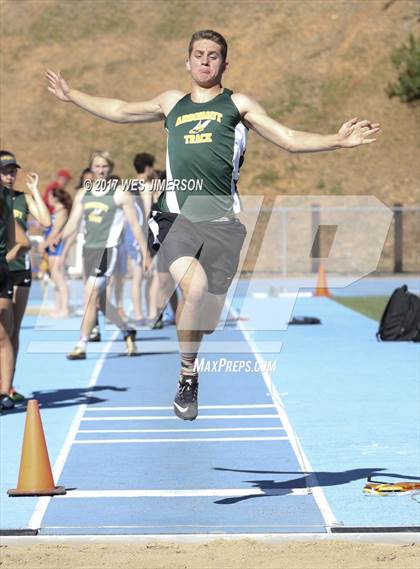 Thumbnail 3 in Cougar Friendship Relays photogallery.