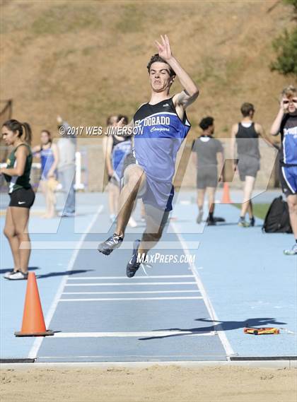 Thumbnail 1 in Cougar Friendship Relays photogallery.