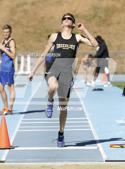 Thumbnail 3 in Cougar Friendship Relays photogallery.
