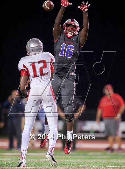 Thumbnail 2 in DeMatha vs. St. John's photogallery.