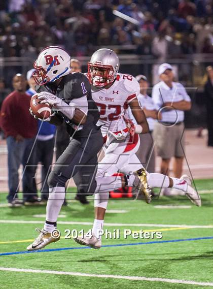 Thumbnail 1 in DeMatha vs. St. John's photogallery.
