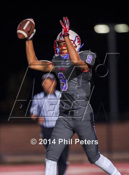 Thumbnail 1 in DeMatha vs. St. John's photogallery.