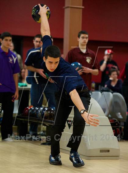 Thumbnail 2 in Section 8 Bowling Championships photogallery.