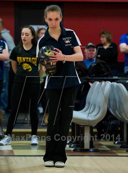Thumbnail 2 in Section 8 Bowling Championships photogallery.
