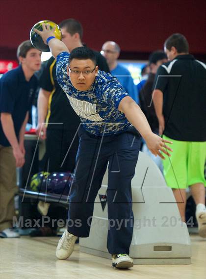 Thumbnail 3 in Section 8 Bowling Championships photogallery.
