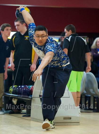 Thumbnail 2 in Section 8 Bowling Championships photogallery.