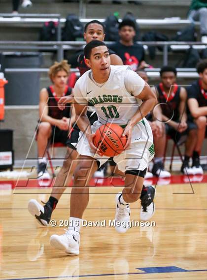 Thumbnail 2 in Carroll vs. Cedar Hill photogallery.
