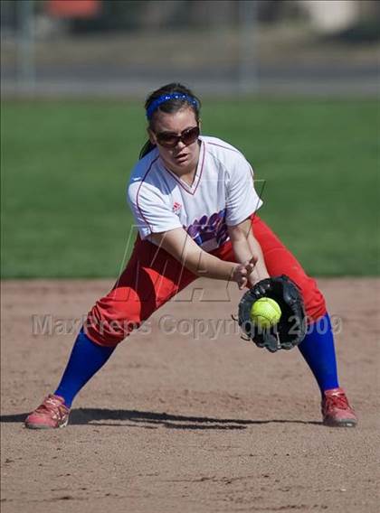 Thumbnail 2 in East Union vs. Davis (Ceres Tournament) photogallery.