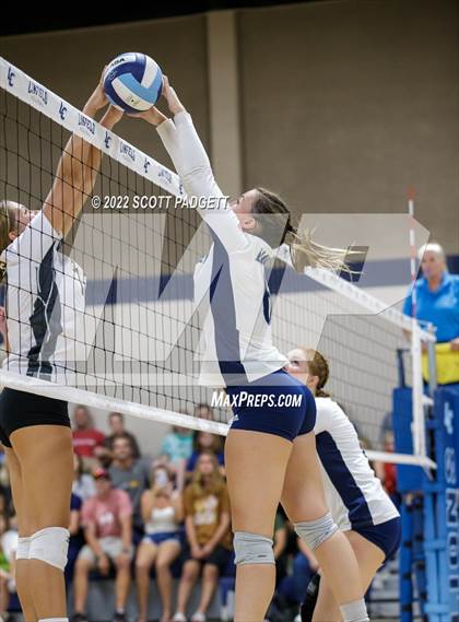Thumbnail 2 in Temecula Valley @ Linfield Christian photogallery.