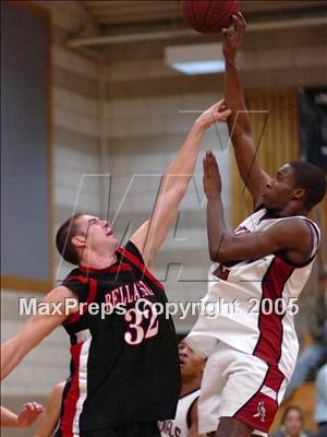 Thumbnail 2 in Bella Vista vs Laguna Creek (Rocklin Holiday Tournament) photogallery.