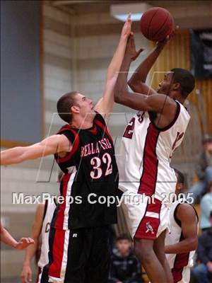 Thumbnail 3 in Bella Vista vs Laguna Creek (Rocklin Holiday Tournament) photogallery.