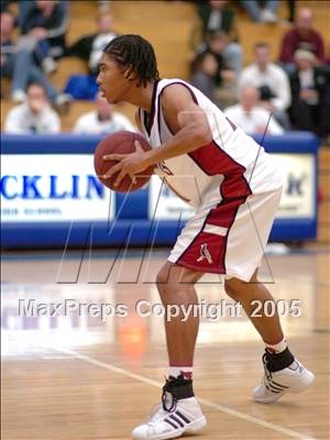 Thumbnail 2 in Bella Vista vs Laguna Creek (Rocklin Holiday Tournament) photogallery.
