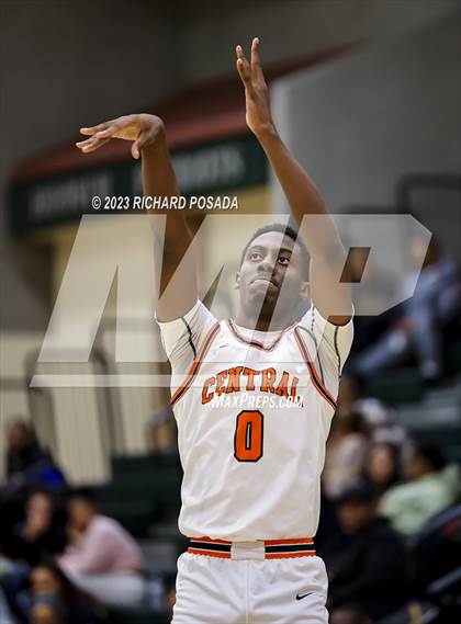 Thumbnail 2 in San Joaquin Memorial vs. Central photogallery.