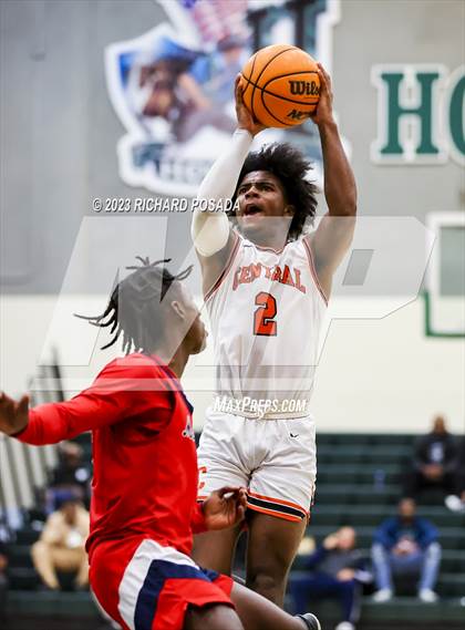Thumbnail 2 in San Joaquin Memorial vs. Central photogallery.