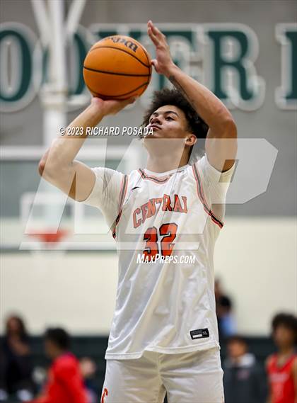 Thumbnail 2 in San Joaquin Memorial vs. Central photogallery.