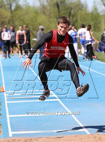 Thumbnail 3 in Mississippi 8 Conference Track Meet photogallery.