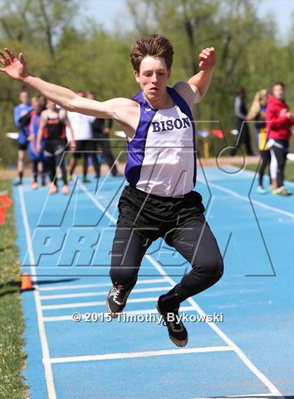 Thumbnail 2 in Mississippi 8 Conference Track Meet photogallery.