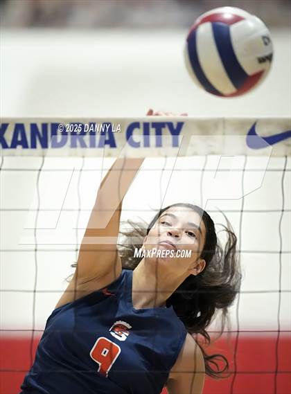 Thumbnail 2 in West Springfield vs. McLean photogallery.