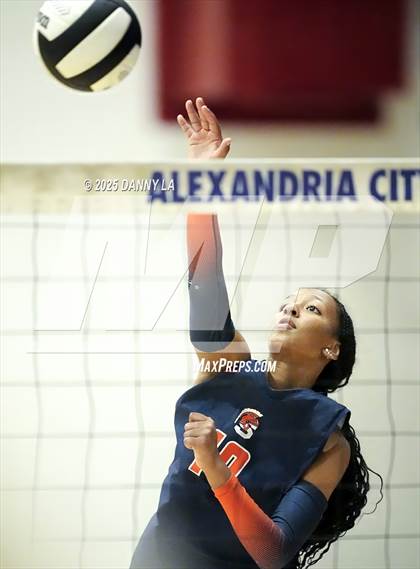 Thumbnail 1 in West Springfield vs. McLean photogallery.