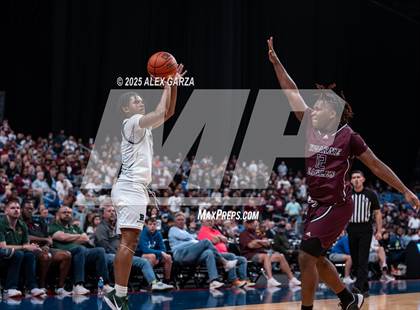 Thumbnail 1 in Waco Meyer vs. Hearne (UIL 2A Basketball Division I Final) photogallery.