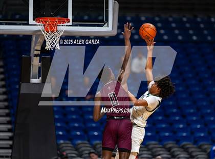 Thumbnail 3 in Waco Meyer vs. Hearne (UIL 2A Basketball Division I Final) photogallery.