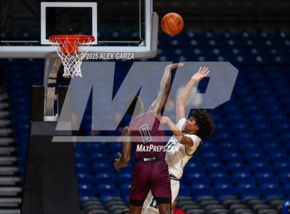 Thumbnail 1 in Waco Meyer vs. Hearne (UIL 2A Basketball Division I Final) photogallery.