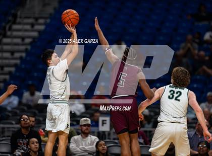 Thumbnail 3 in Waco Meyer vs. Hearne (UIL 2A Basketball Division I Final) photogallery.