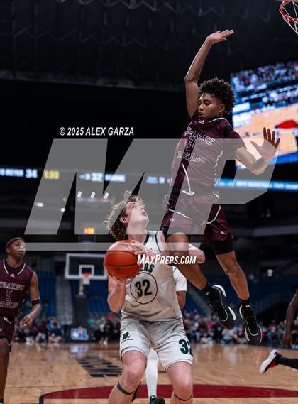 Thumbnail 3 in Waco Meyer vs. Hearne (UIL 2A Basketball Division I Final) photogallery.