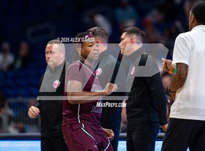 Thumbnail 1 in Waco Meyer vs. Hearne (UIL 2A Basketball Division I Final) photogallery.