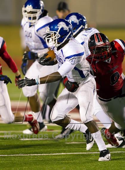 Thumbnail 3 in Tyler vs. Centennial (UIL 4A Division 1 Quarterfinal Playoff) photogallery.