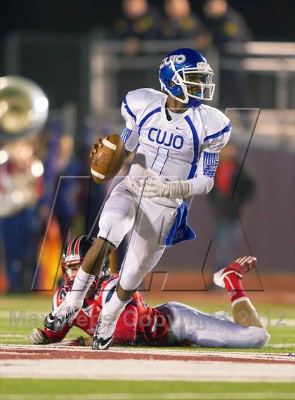 Thumbnail 2 in Tyler vs. Centennial (UIL 4A Division 1 Quarterfinal Playoff) photogallery.