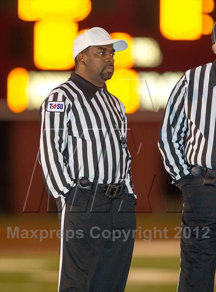 Thumbnail 1 in Tyler vs. Centennial (UIL 4A Division 1 Quarterfinal Playoff) photogallery.