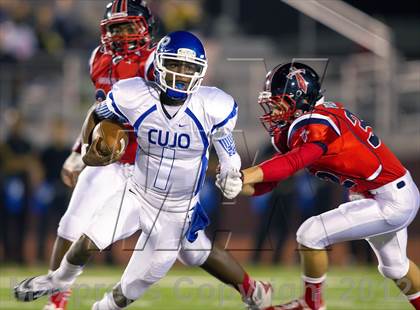 Thumbnail 3 in Tyler vs. Centennial (UIL 4A Division 1 Quarterfinal Playoff) photogallery.