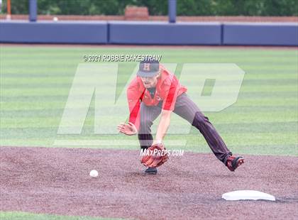 Thumbnail 3 in Rockwall vs. Rockwall-Heath (UIL 6A Regional Finals Game 3) photogallery.