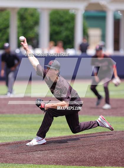 Thumbnail 3 in Rockwall vs. Rockwall-Heath (UIL 6A Regional Finals Game 3) photogallery.