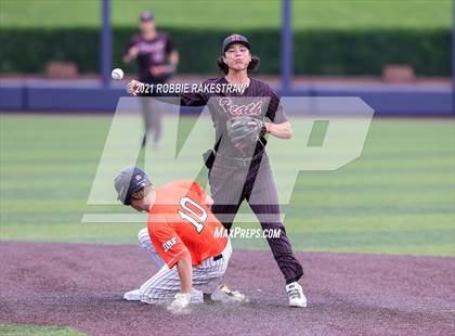 Thumbnail 3 in Rockwall vs. Rockwall-Heath (UIL 6A Regional Finals Game 3) photogallery.