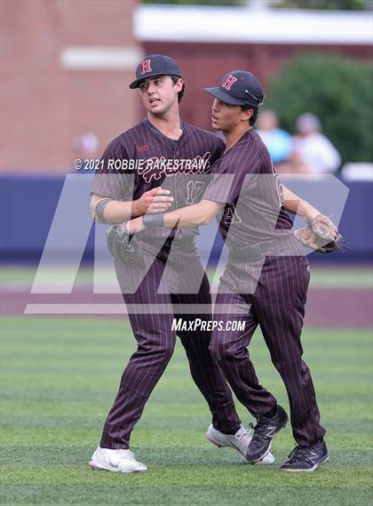 Thumbnail 2 in Rockwall vs. Rockwall-Heath (UIL 6A Regional Finals Game 3) photogallery.