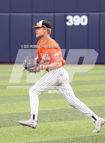 Thumbnail 2 in Rockwall vs. Rockwall-Heath (UIL 6A Regional Finals Game 3) photogallery.