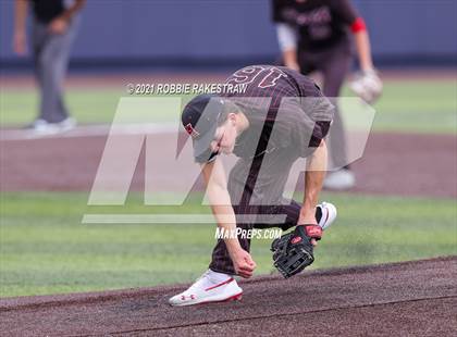 Thumbnail 2 in Rockwall vs. Rockwall-Heath (UIL 6A Regional Finals Game 3) photogallery.