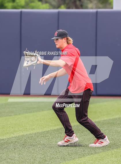 Thumbnail 3 in Rockwall vs. Rockwall-Heath (UIL 6A Regional Finals Game 3) photogallery.