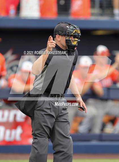 Thumbnail 3 in Rockwall vs. Rockwall-Heath (UIL 6A Regional Finals Game 3) photogallery.
