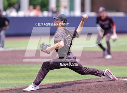 Thumbnail 2 in Rockwall vs. Rockwall-Heath (UIL 6A Regional Finals Game 3) photogallery.