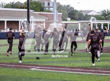 Thumbnail 3 in Rockwall vs. Rockwall-Heath (UIL 6A Regional Finals Game 3) photogallery.
