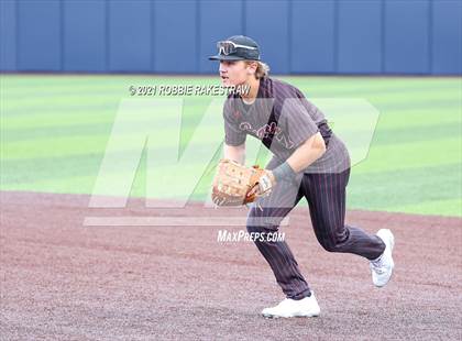 Thumbnail 1 in Rockwall vs. Rockwall-Heath (UIL 6A Regional Finals Game 3) photogallery.