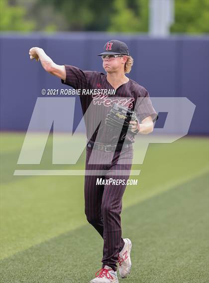 Thumbnail 1 in Rockwall vs. Rockwall-Heath (UIL 6A Regional Finals Game 3) photogallery.