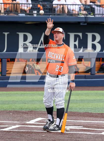 Thumbnail 1 in Rockwall vs. Rockwall-Heath (UIL 6A Regional Finals Game 3) photogallery.