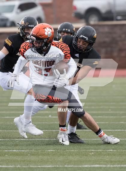 Thumbnail 1 in Arapahoe vs. Lakewood (CHSAA 5A First Round) photogallery.