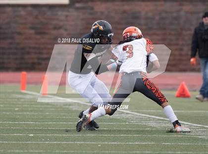 Thumbnail 3 in Arapahoe vs. Lakewood (CHSAA 5A First Round) photogallery.