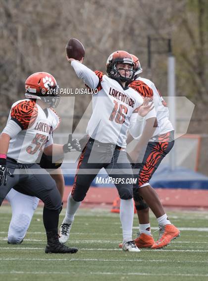 Thumbnail 3 in Arapahoe vs. Lakewood (CHSAA 5A First Round) photogallery.