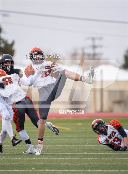 Thumbnail 3 in Arapahoe vs. Lakewood (CHSAA 5A First Round) photogallery.